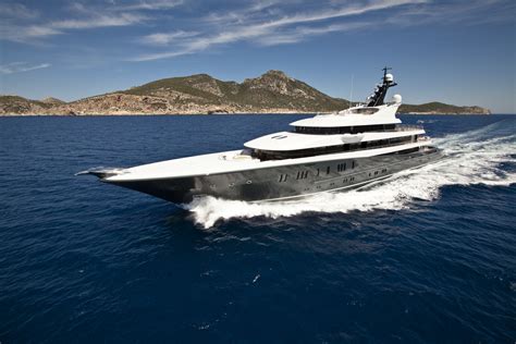 luxury yachts with helipads for sale|PHOENIX 2 Superyacht .